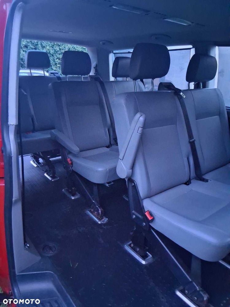 Volkswagen Caravelle - 4