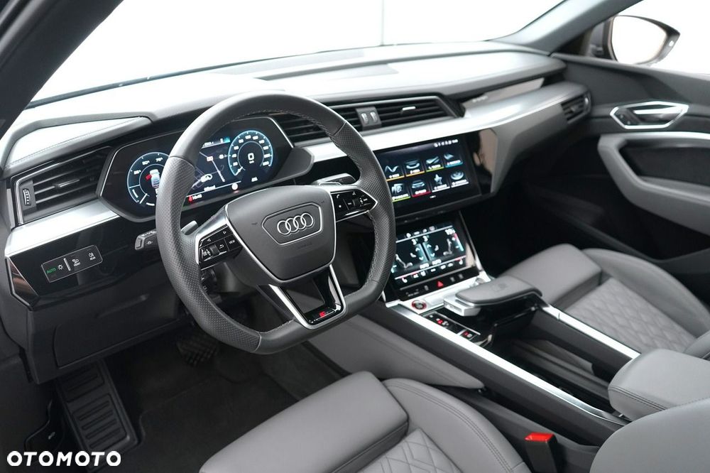 Audi Q8 Sportback e-tron - 15