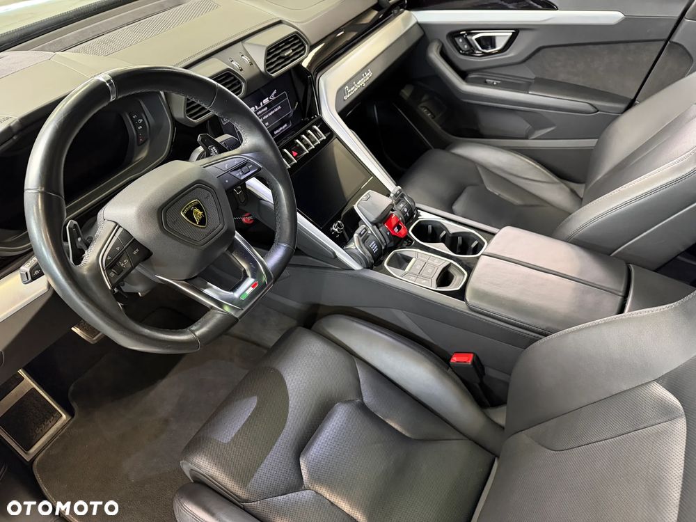 Lamborghini Urus - 24