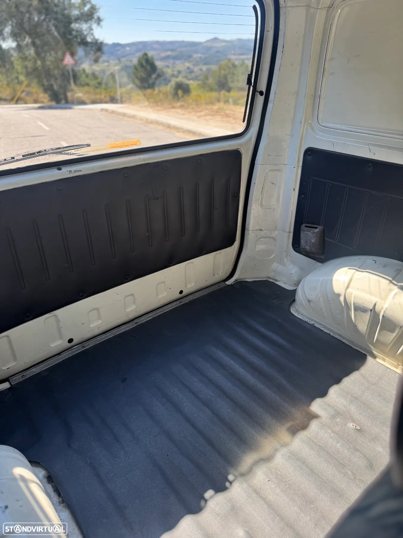Toyota HiAce 2.4 D LXH12LB - 15