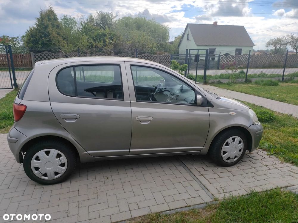 Toyota Yaris 1.0 Base - 3