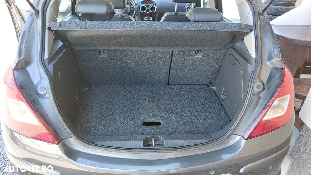 Opel Corsa 1.4i Cosmo - 14
