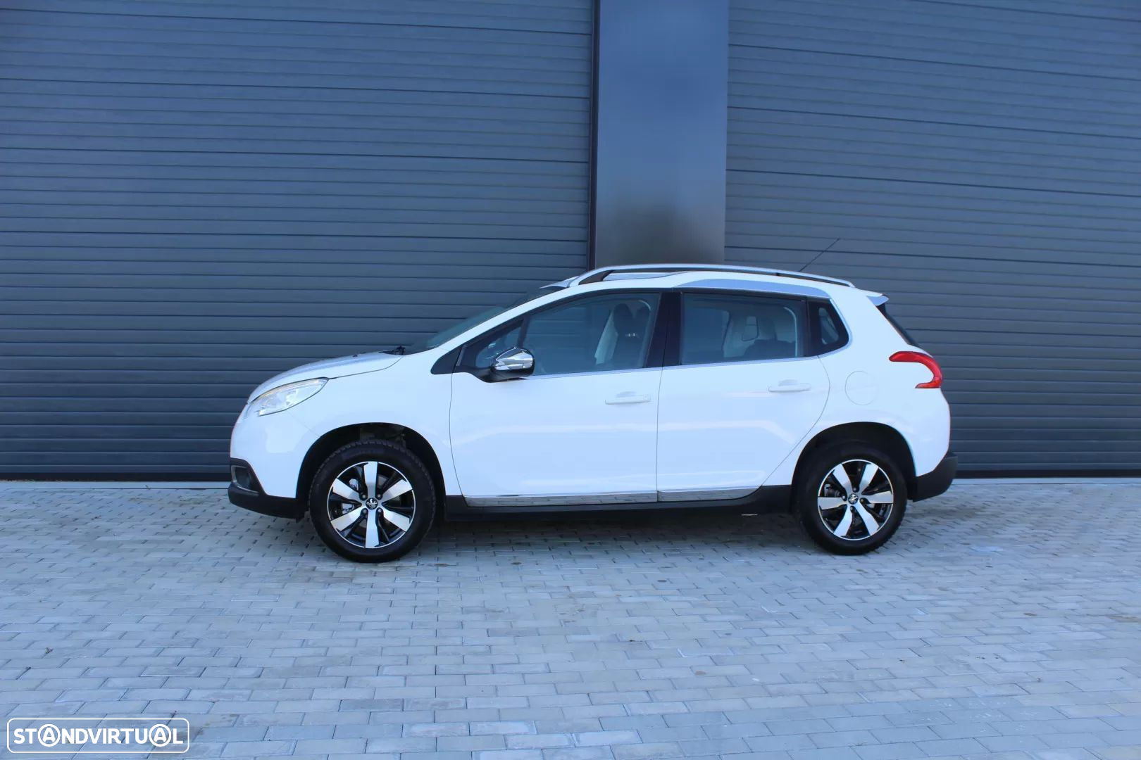 Peugeot 2008 1.2 PureTech Allure - 5