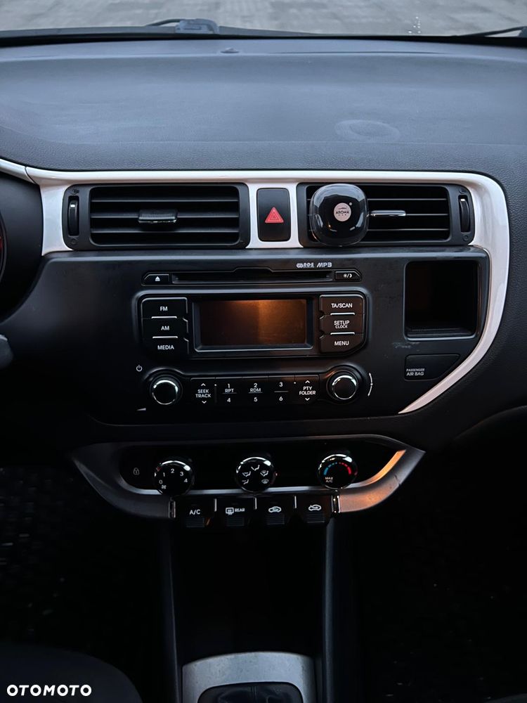 Kia Rio 1.1 crdi M - 6