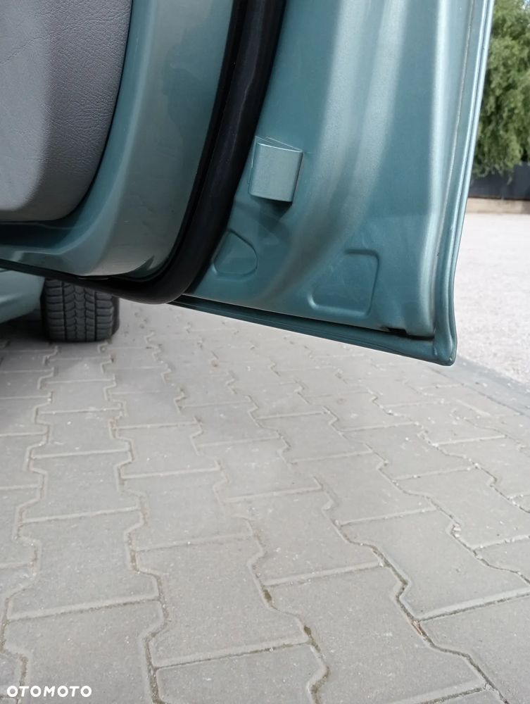 BMW Seria 3 316i - 11