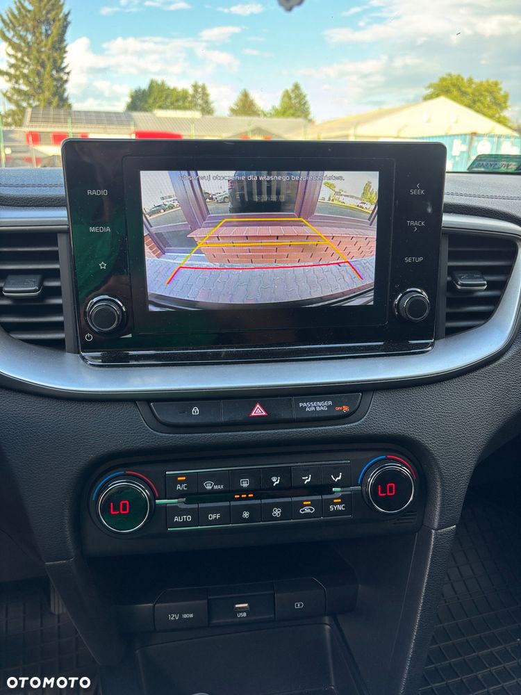 Kia Ceed - 12