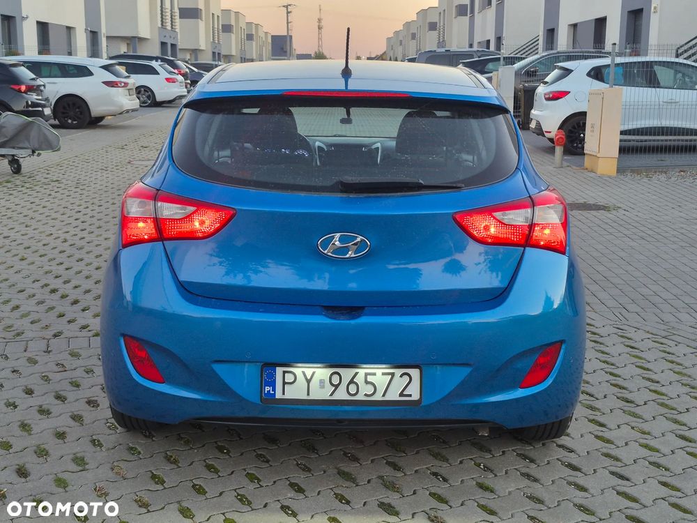 Hyundai i30 blue 1.4 Trend - 13
