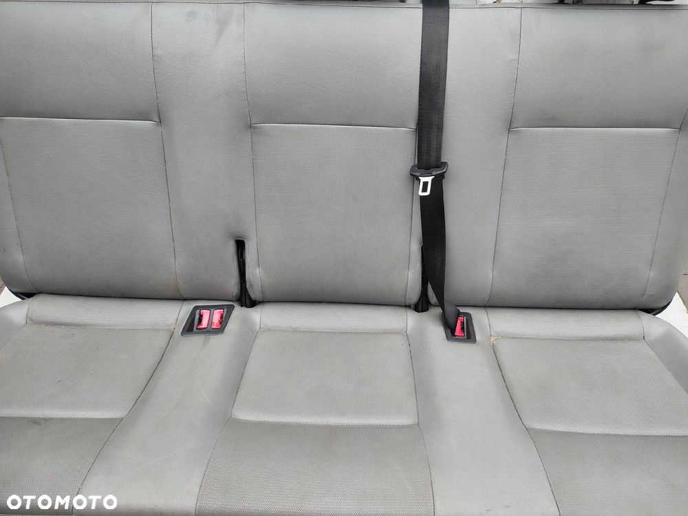 FOTEL KANAPA 2 RZĄD SKÓRA VOLKSWAGEN T5 - 2
