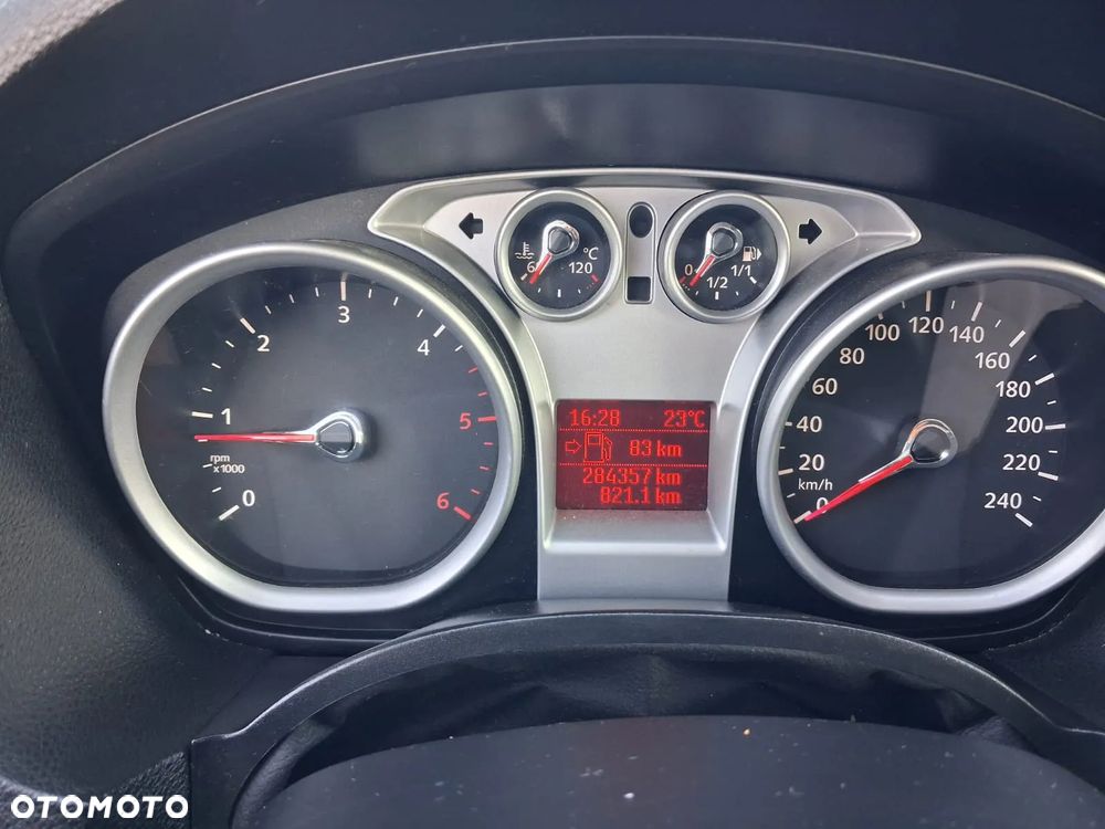 Ford Kuga 2.0 TDCi 4x4 Titanium - 4