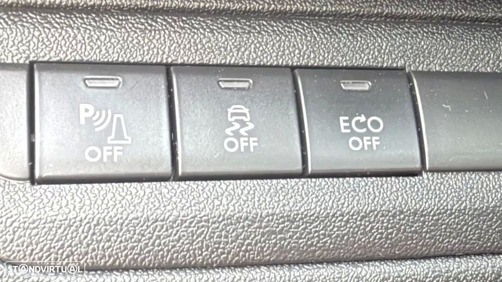 Peugeot 208 1.6 e-THP GTi - 36