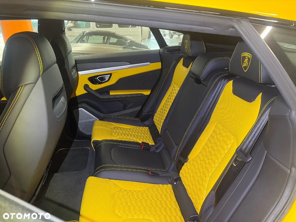 Lamborghini Urus - 11