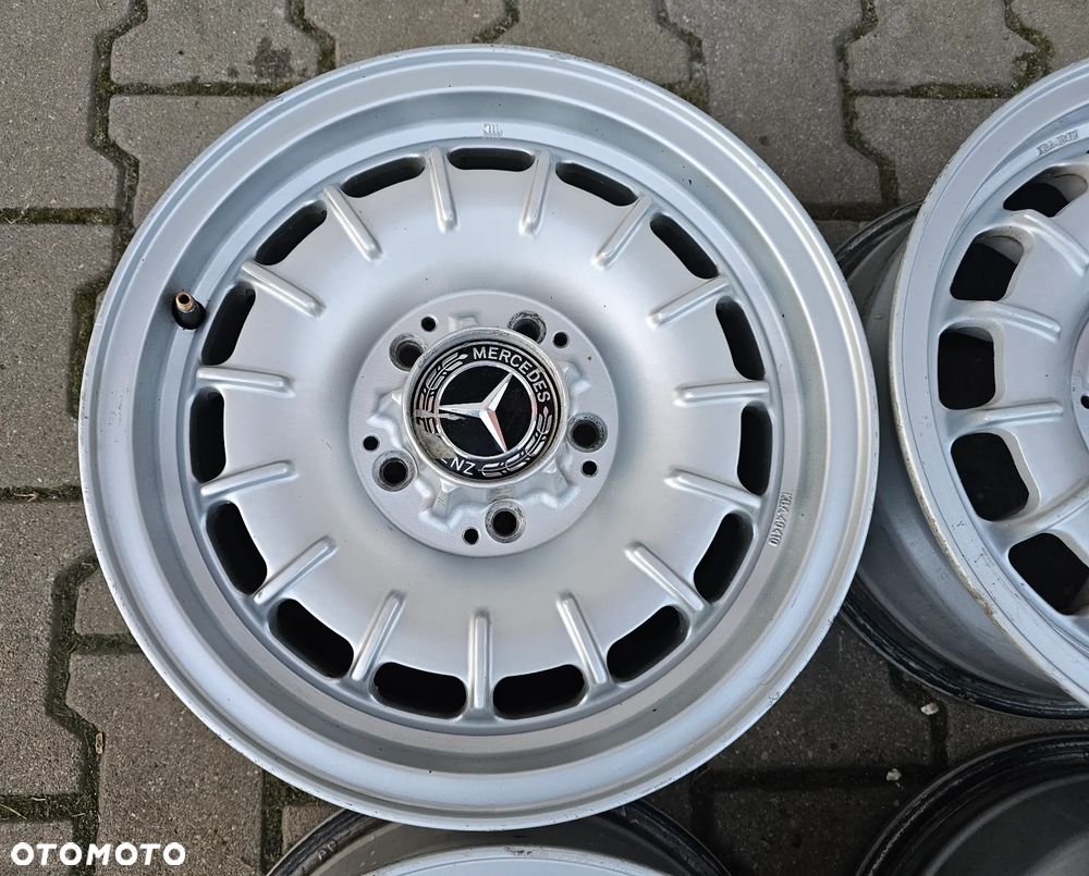 Mercedes-Benz E-Klasa W108 W115 W116 W123 W126 / KBA40410 1084000902 Barock / 6Jx14 ET30 5x112 - 5