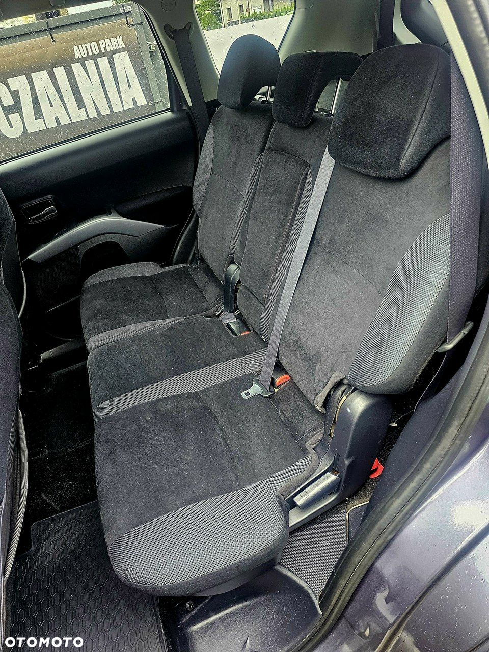 Mitsubishi Outlander 2.0 DID Intense + - 12