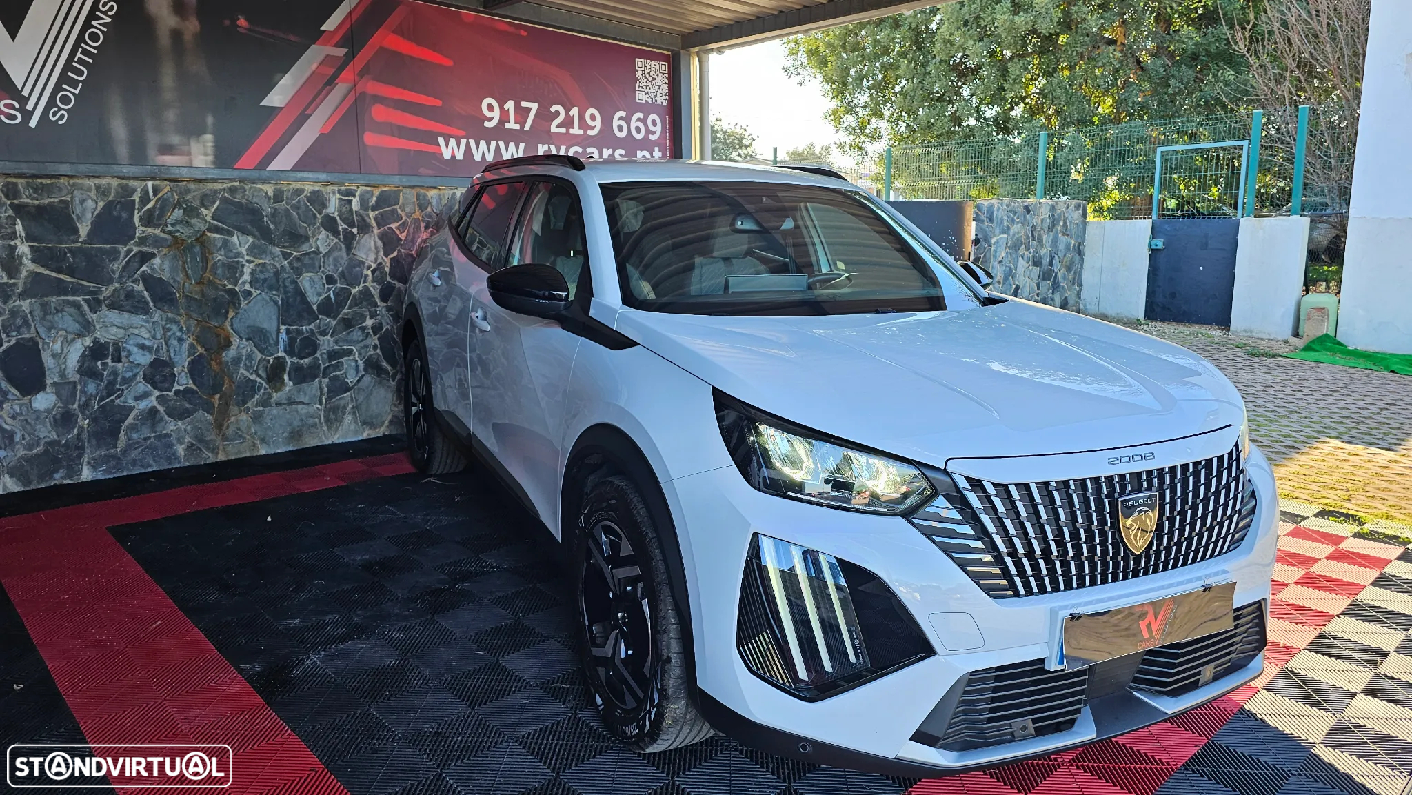 Peugeot 2008 1.2 PureTech Allure EAT8 - 13