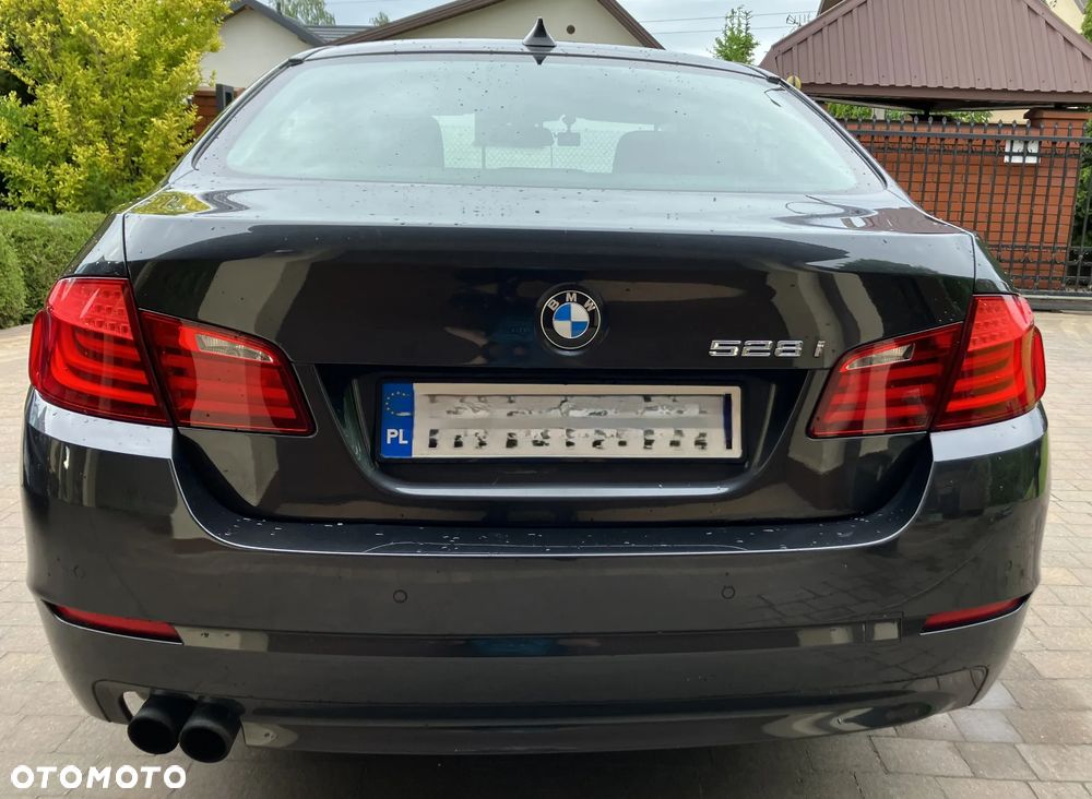 BMW Seria 5 528i xDrive - 6