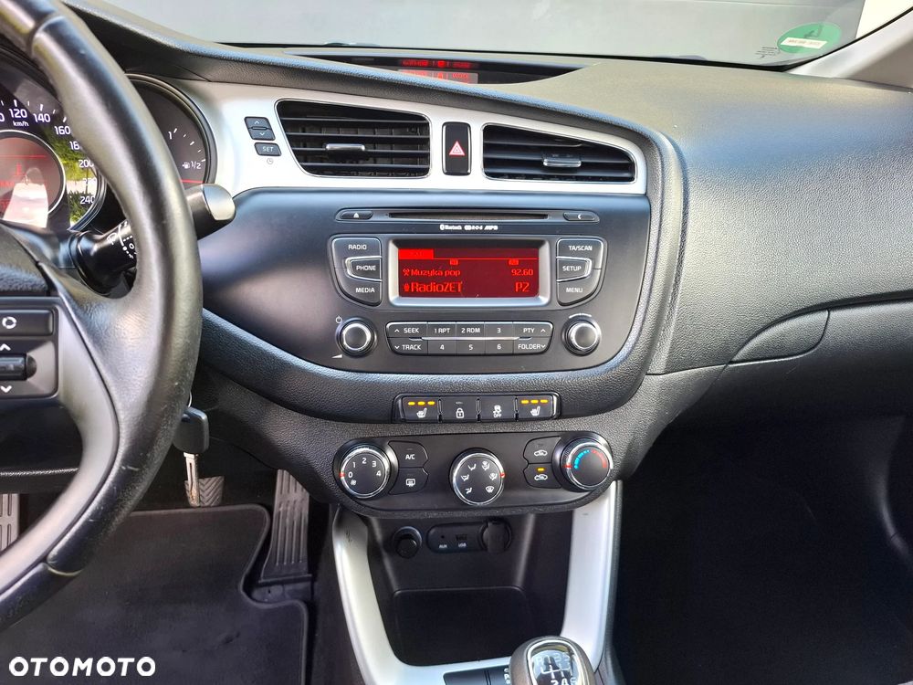 Kia Ceed 1.4 CVVT Spirit - 24