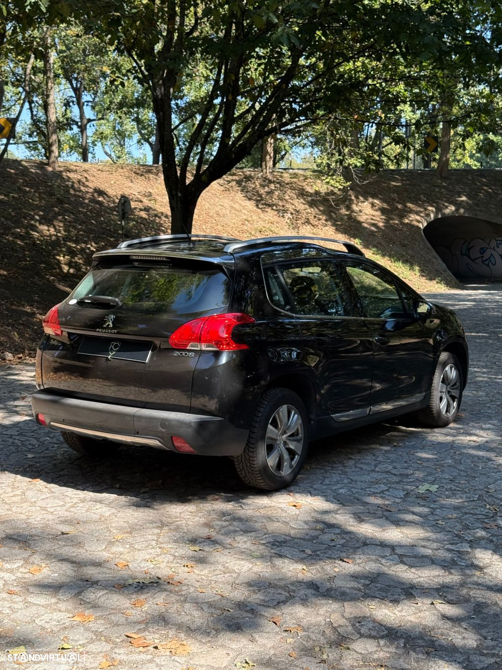Peugeot 2008 1.2 PureTech Allure - 6