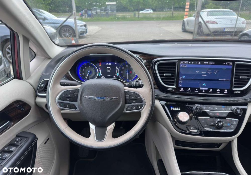 Chrysler Pacifica - 32