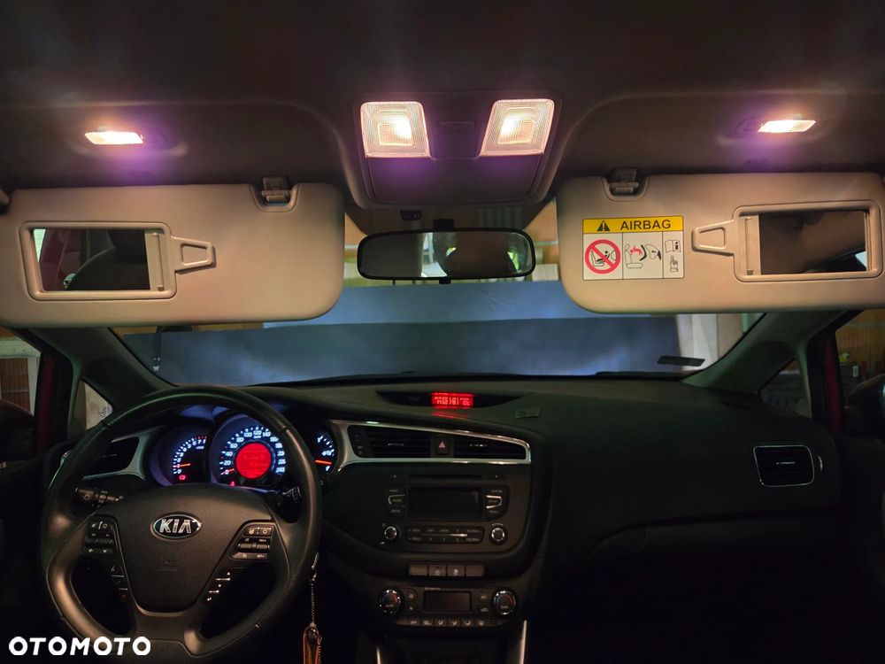 Kia Ceed 1.6 GDI L - 23
