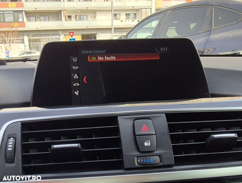 BMW Seria 3 320i Aut. Advantage - 13