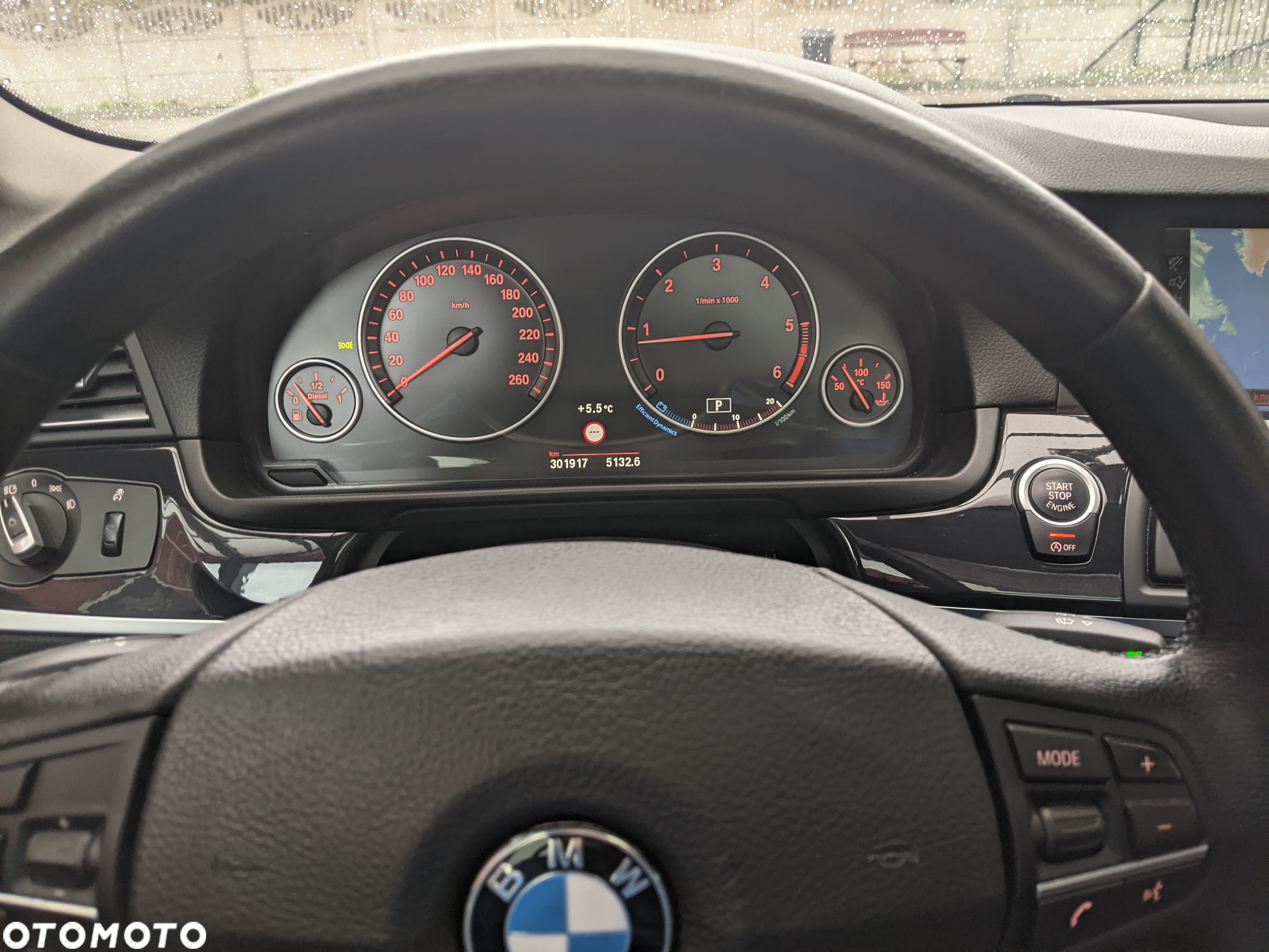 BMW Seria 5 525d xDrive - 26