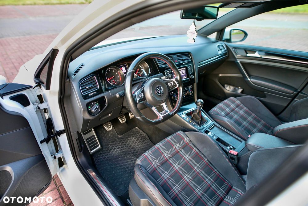Volkswagen Golf 2.0 TSI BMT GTI Performance - 18