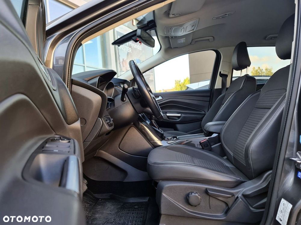 Ford Kuga 2.0 TDCi AWD Titanium - 11