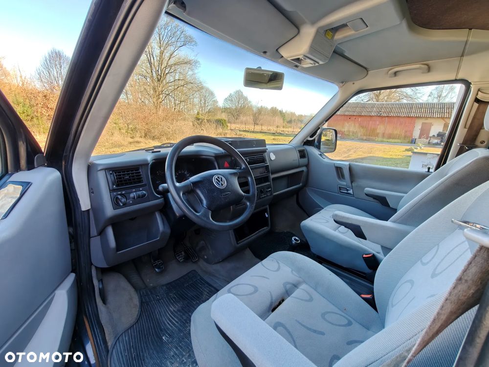 Volkswagen Multivan - 21