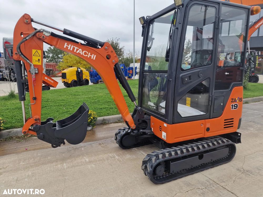Hitachi ZX19, Masa operat 2tone, 2019, 1.596h, LAMA, CUPLA RAPIDA+3 CUPE, Senile extensibile, latime strans 0,98m, Inst picon, cabina, radio, senile 80% ok, STARE FOARTE BUNA, posibilitate leasing 4 ani, rata lunara 2.000 lei-PROMOTIE-17.900EUR+Tva - 19