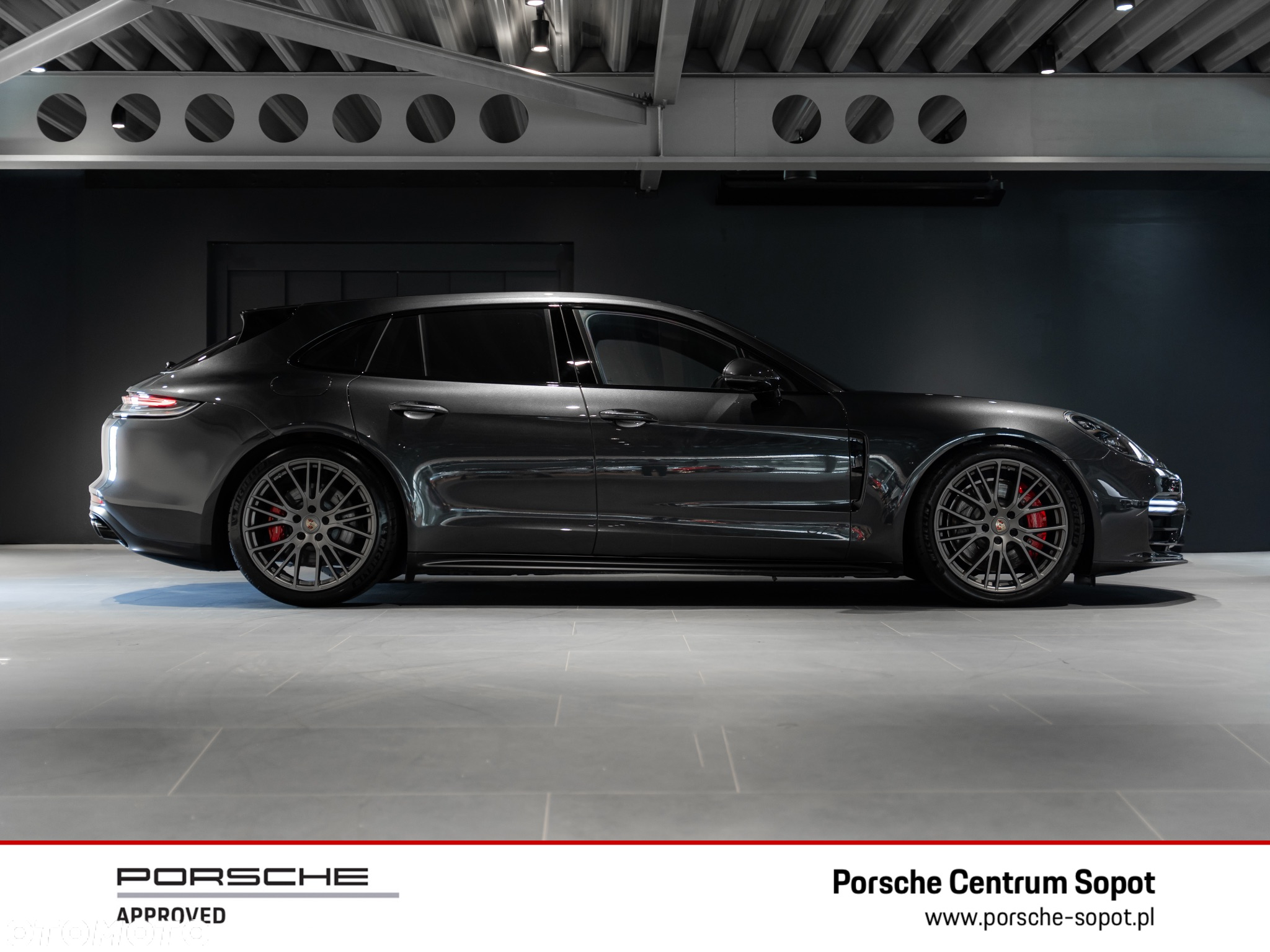 Porsche Panamera GTS Sport Turismo - 6