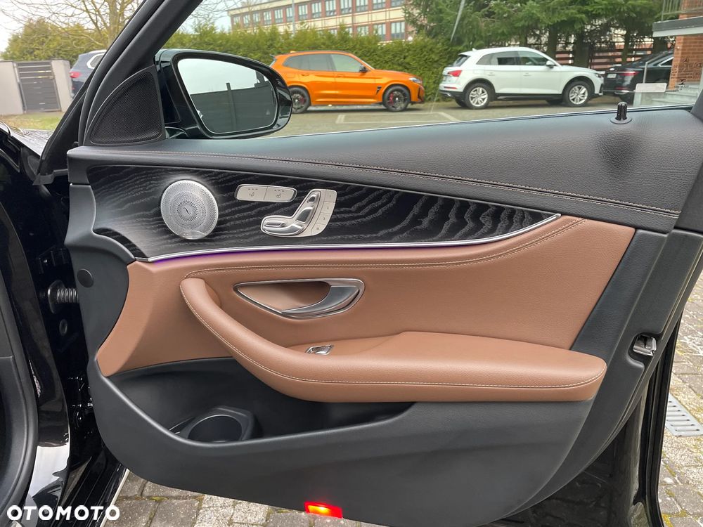 Mercedes-Benz Klasa E 220 d 4Matic 9G-TRONIC Exclusive - 17