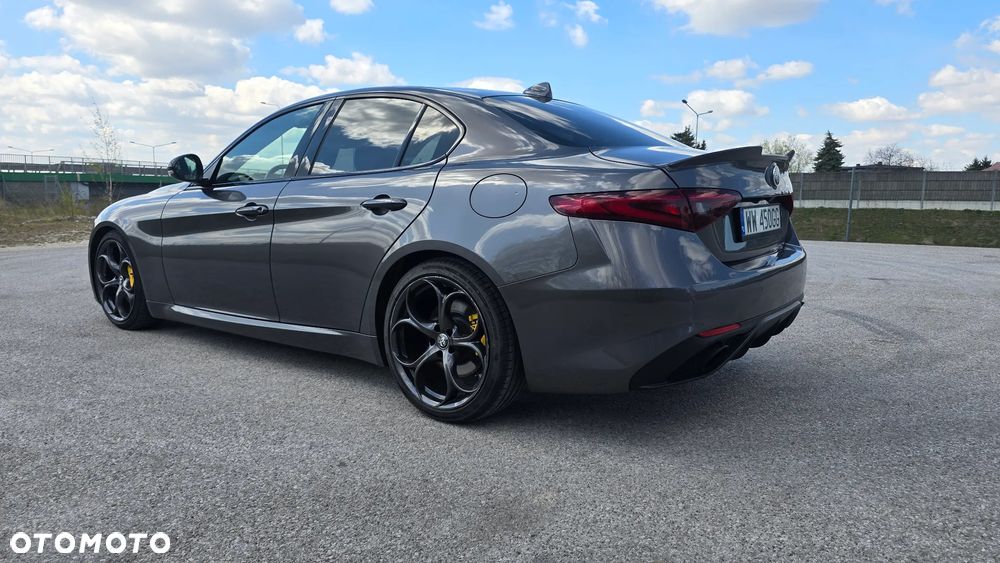 Alfa Romeo Giulia 2.0 Turbo 16V AT8 Veloce Ti - 4