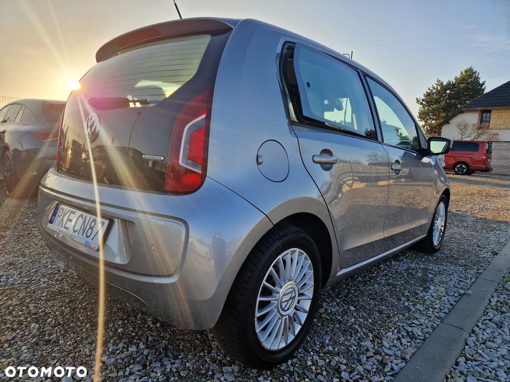 Volkswagen up! BlueMotion Technology cheer - 6