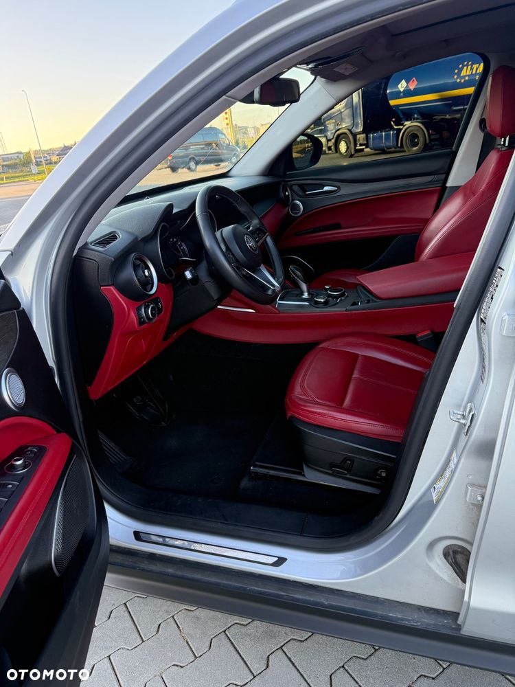 Alfa Romeo Stelvio 2.0 Turbo 16V AT8-Q4 Veloce Ti - 7