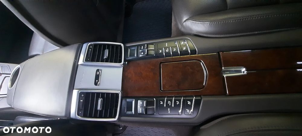 Porsche Panamera 4S - 19