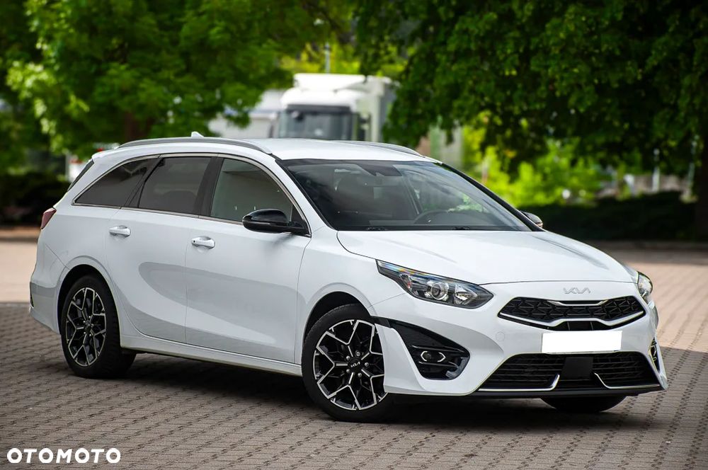 Kia Ceed 1.6 CRDi (48V Mild-Hybrid) DCT7 GT Line - 3