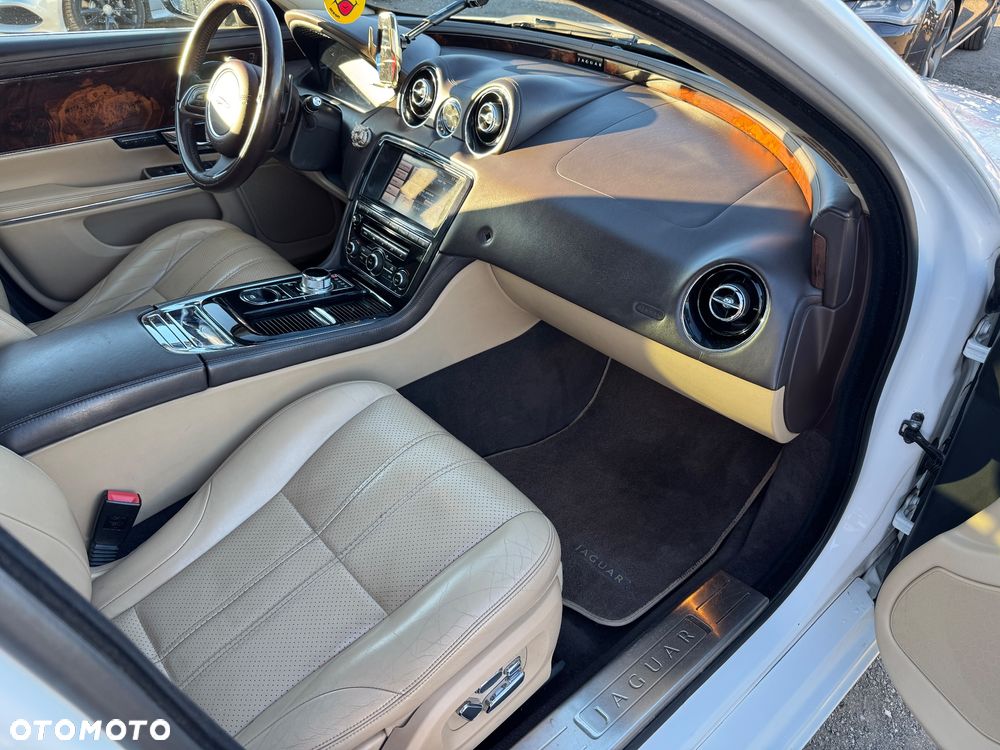 Jaguar XJ 3.0 T AWD Portfolio - 22