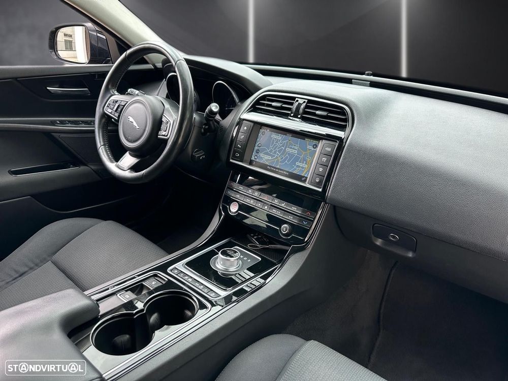 Jaguar XE 2.0 D Prestige Aut. - 14