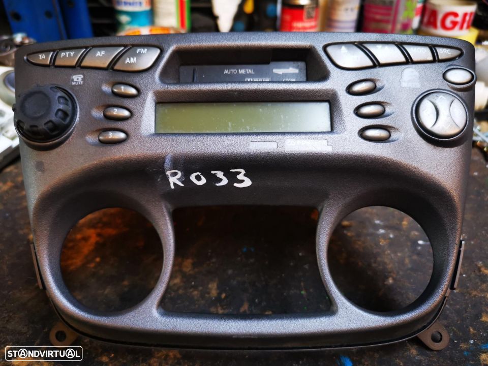 NISSAN ALMERA 2001 RÁDIO R033 - 1