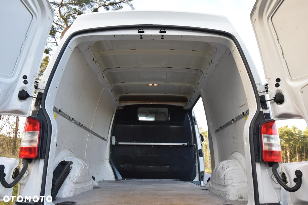 Volkswagen Transporter L2H2 - 22