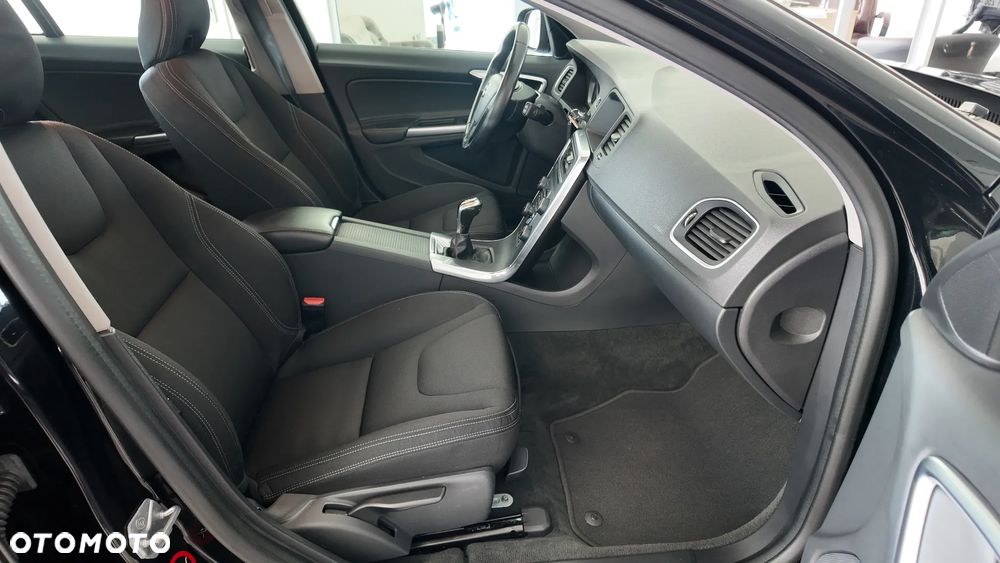 Volvo V60 D2 Drive-E Momentum - 18