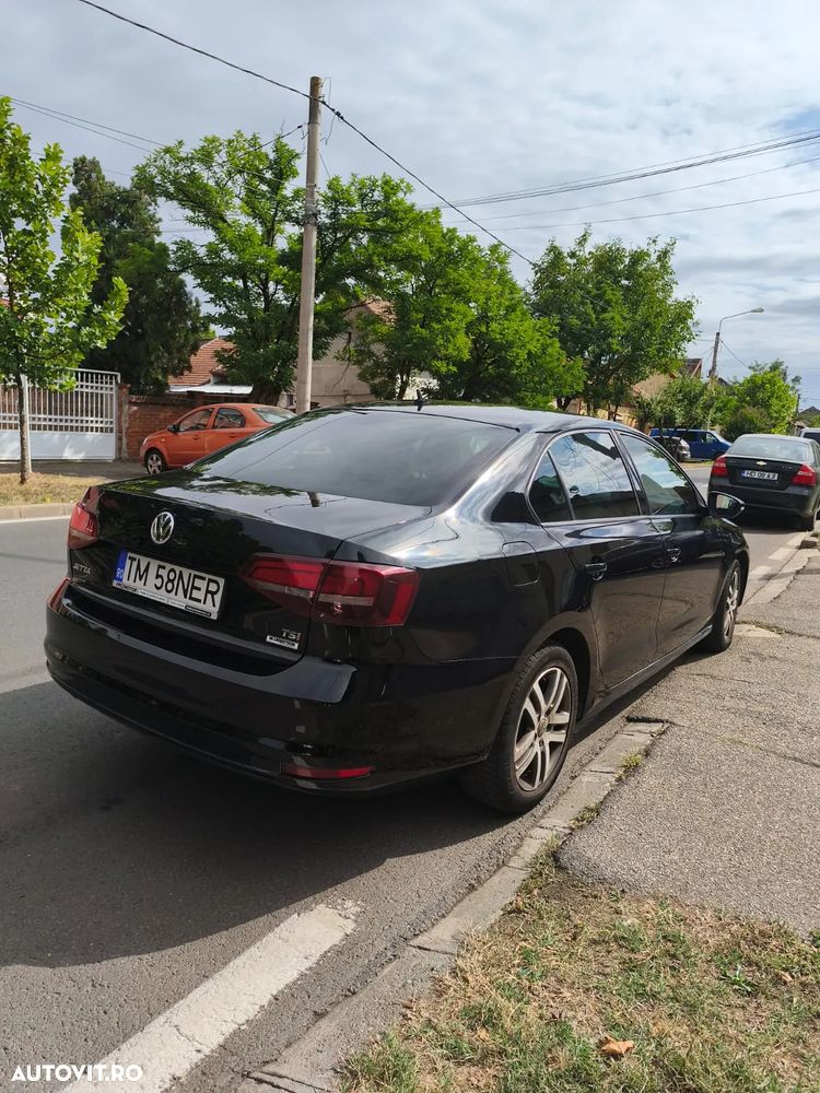 Volkswagen Jetta 1.2 TSI Comfortline - 23