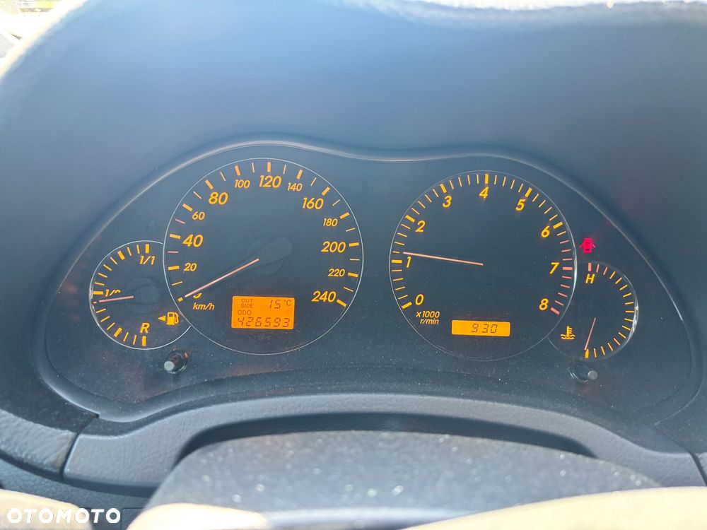 Toyota Avensis - 9