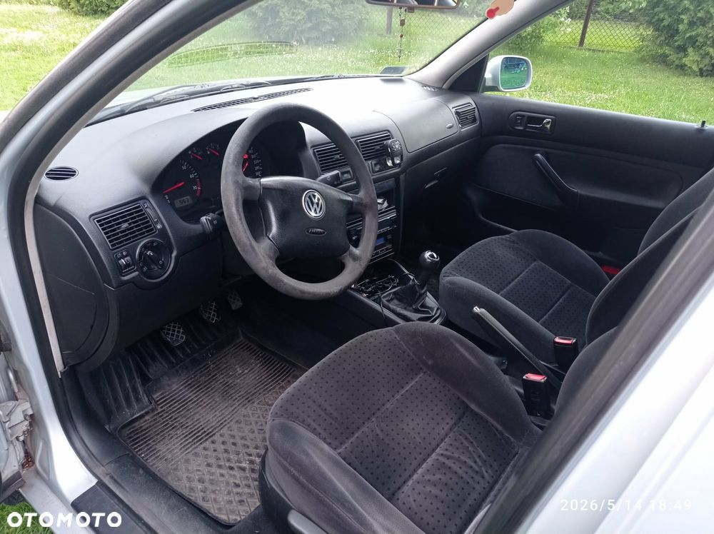 Volkswagen Golf 1.6 Comfortline - 5