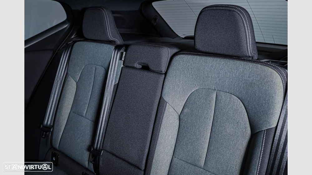 Volvo XC 40 2.0 B3 Plus Dark - 17