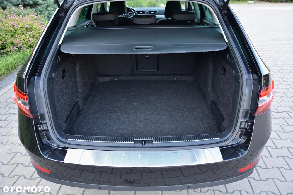 Skoda Superb 2.0 TDI DSG Ambition - 19