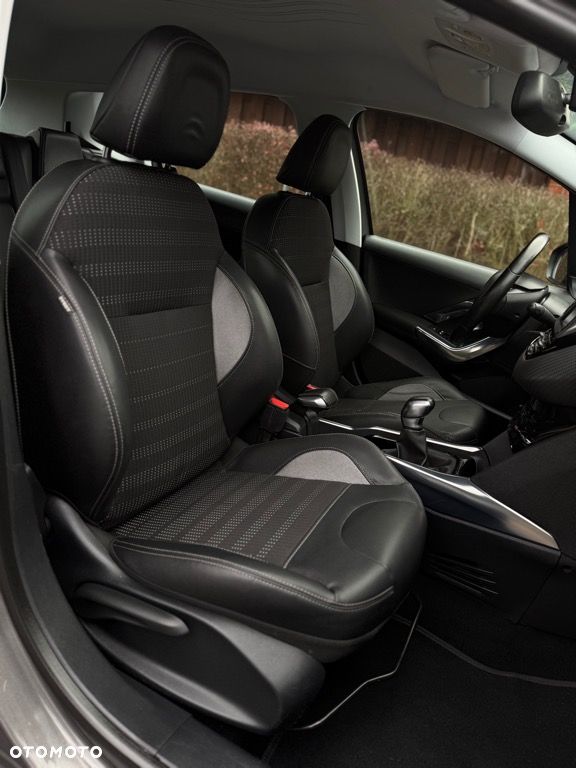 Peugeot 2008 1.6 VTi Allure - 32