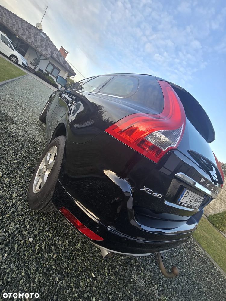 Volvo XC 60 D3 Drive-E Momentum - 3