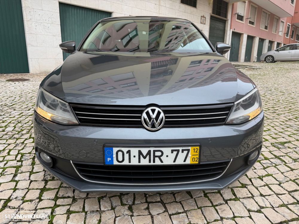 VW Jetta 1.6 TDi Confortline - 2