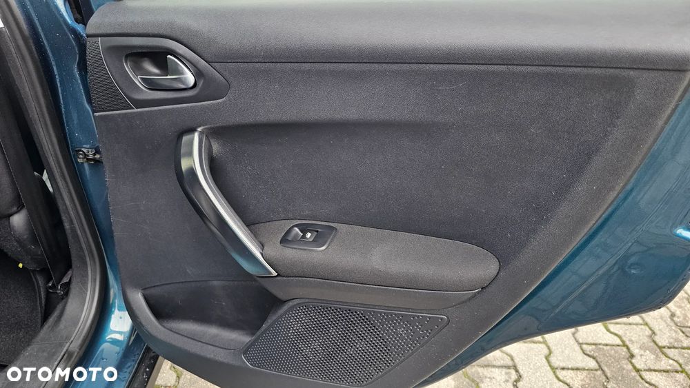 Peugeot 2008 BlueHDi 100 STOP & START Allure - 22